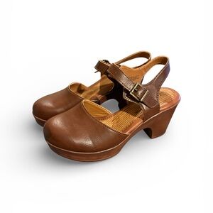 boc Women’s Mary Jane Leather Clogs